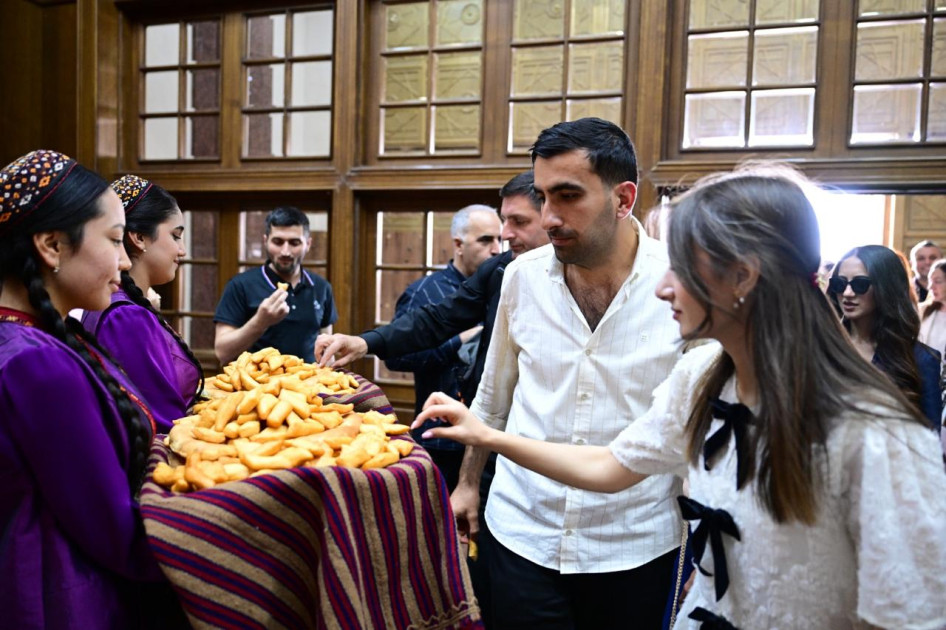 Azərbaycanın media nümayəndələri Türkmənistan muzeyləri ilə tanış olublar<font color=red> - FOTOLAR</font>