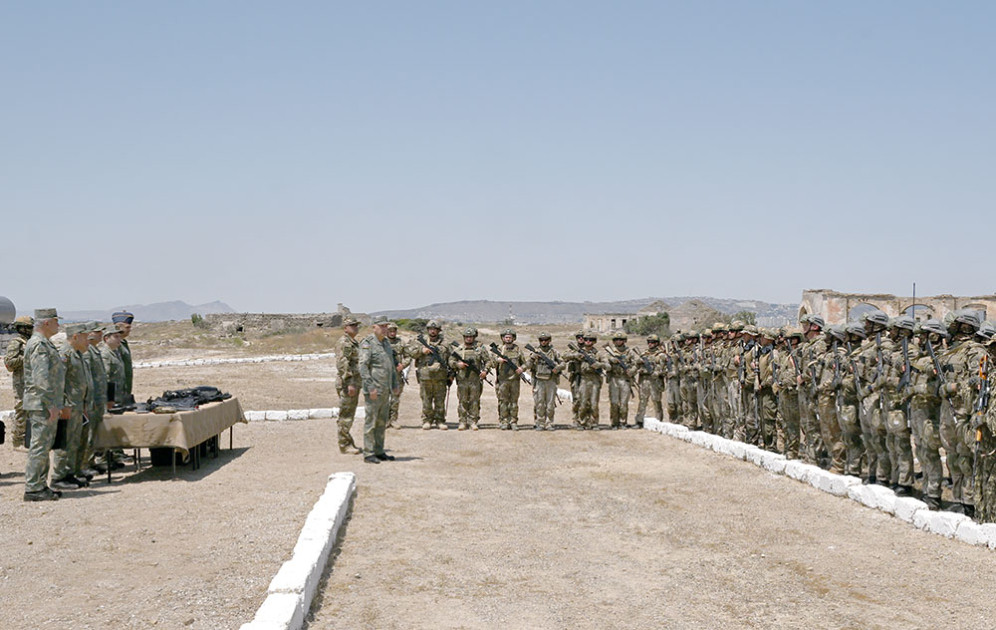 Hərbi Dəniz Qüvvələrində döyüş atışlı taktiki təlim<font color=red> - FOTOLAR</font>