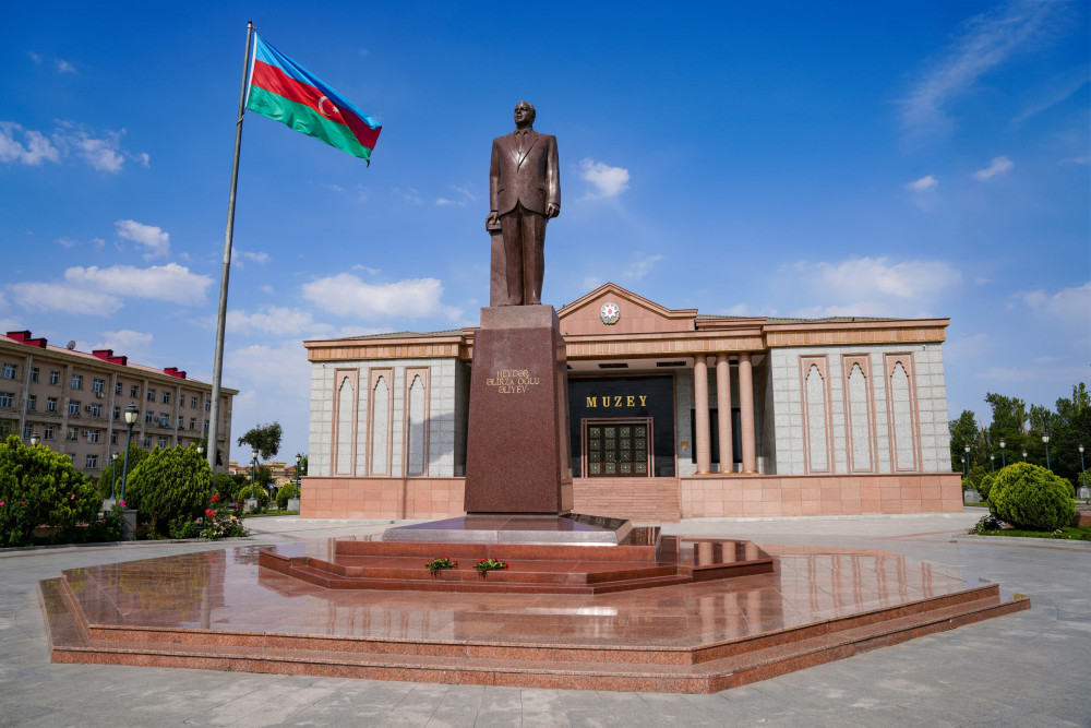 Ekologiya və təbii sərvətlər naziri Naxçıvan Muxtar Respublikasına səfər edib<font color=red> - FOTOLAR</font>