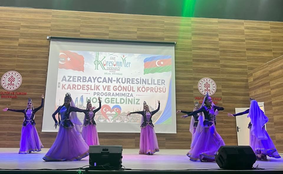 Naxçıvan Dövlət Filarmoniyasının kollektivi Van şəhərində konsert proqramı ilə çıxış edib<font color=red> - FOTOLAR</font>