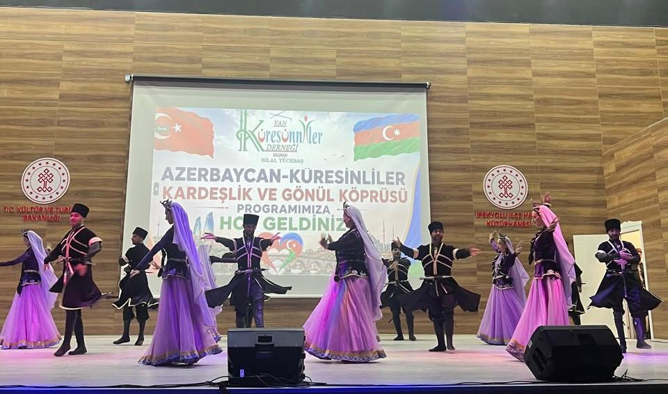 Naxçıvan Dövlət Filarmoniyasının kollektivi Van şəhərində konsert proqramı ilə çıxış edib<font color=red> - FOTOLAR</font>