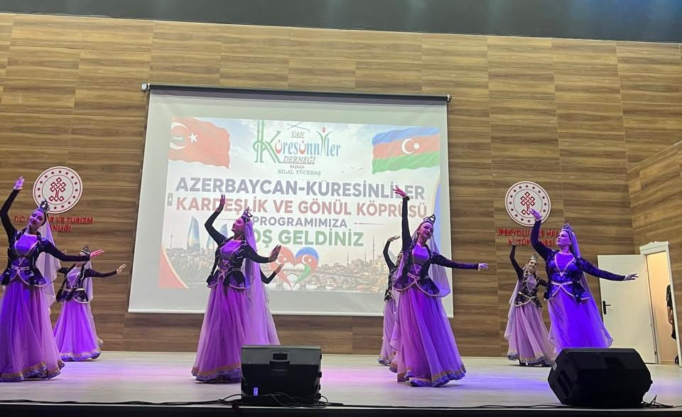 Naxçıvan Dövlət Filarmoniyasının kollektivi Van şəhərində konsert proqramı ilə çıxış edib<font color=red> - FOTOLAR</font>