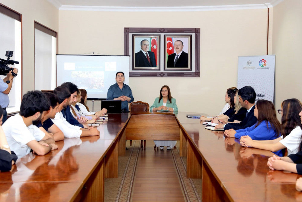 Naxçıvanda “İctimai İnkişafın Aspektləri” mövzusunda ustad dərsi keçirilib<font color=red> - FOTOLAR</font>