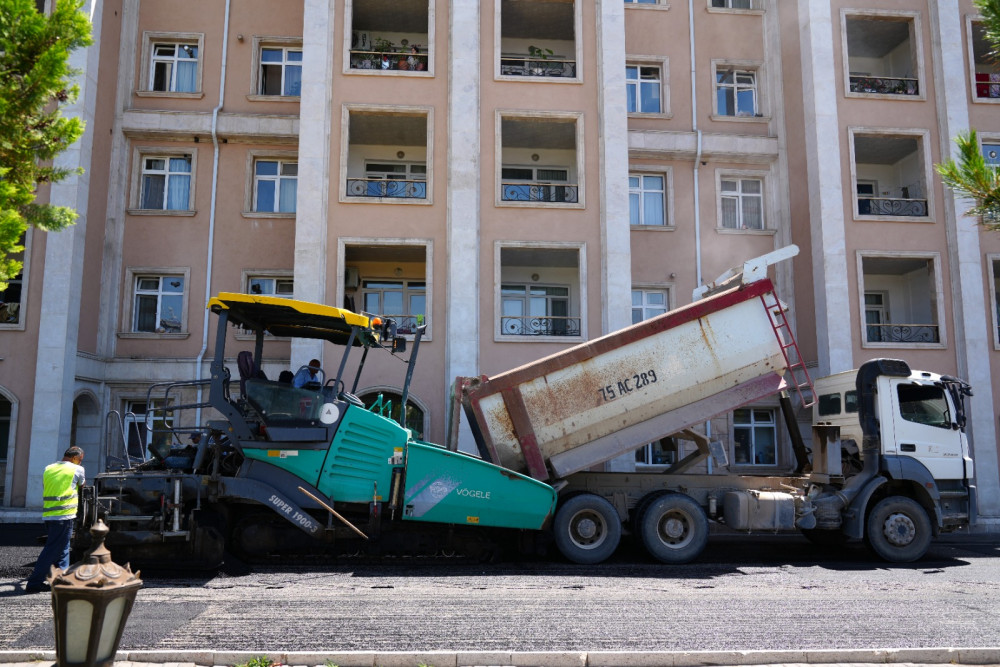 Naxçıvan şəhər Zəroş Həmzəyeva küçəsində təmir işləri aparılır<font color=red> - FOTOLAR</font>