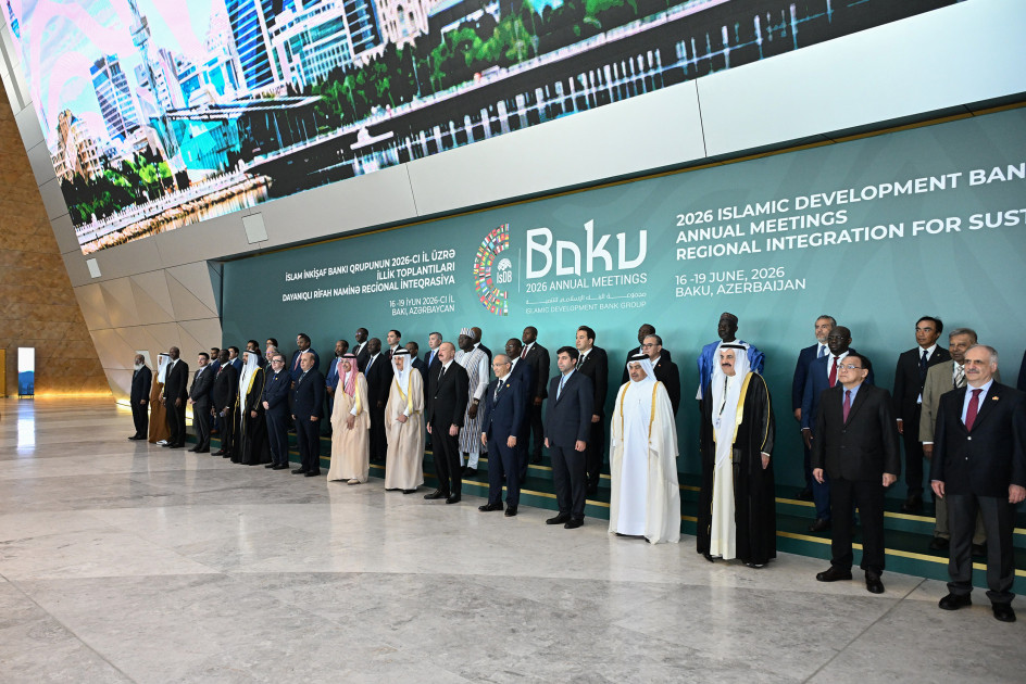 Prezident İlham Əliyevin iştirakı ilə Bakıda İslam İnkişaf Bankı Qrupunun 2026-cı il üzrə İllik Toplantılarının açılış mərasimi keçirilib<font color='red'> - YENİLƏNİB </font><font color=red> - VİDEO</font><font color=red> - FOTOLAR</font>