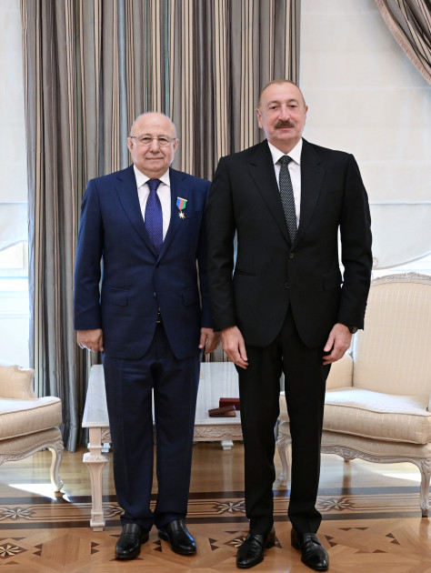 Prezident İlham Əliyev Dağıstanın tanınmış ictimai-siyasi xadimi Qurban Qurbanova “Dostluq” ordenini təqdim edib<font color=red> - FOTOLAR</font>