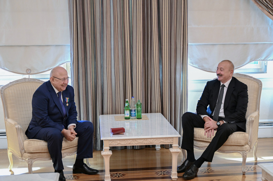 Prezident İlham Əliyev Dağıstanın tanınmış ictimai-siyasi xadimi Qurban Qurbanova “Dostluq” ordenini təqdim edib<font color=red> - FOTOLAR</font>