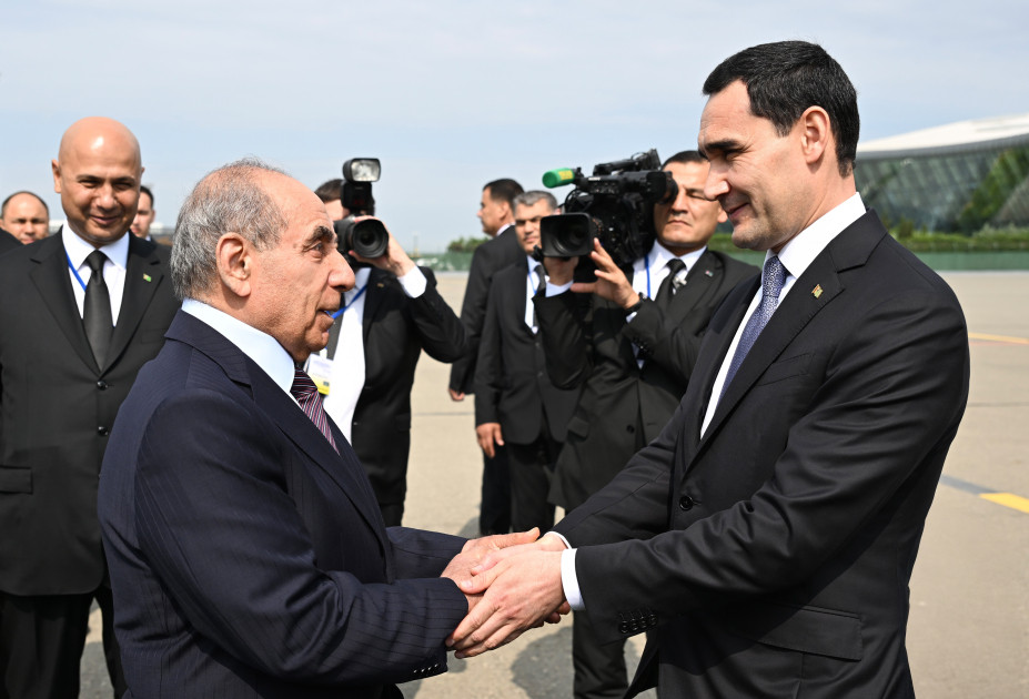 Türkmənistan Prezidenti Sərdar Berdiməhəmmədov Azərbaycana səfərə gəlib<font color=red> - FOTOLAR</font>