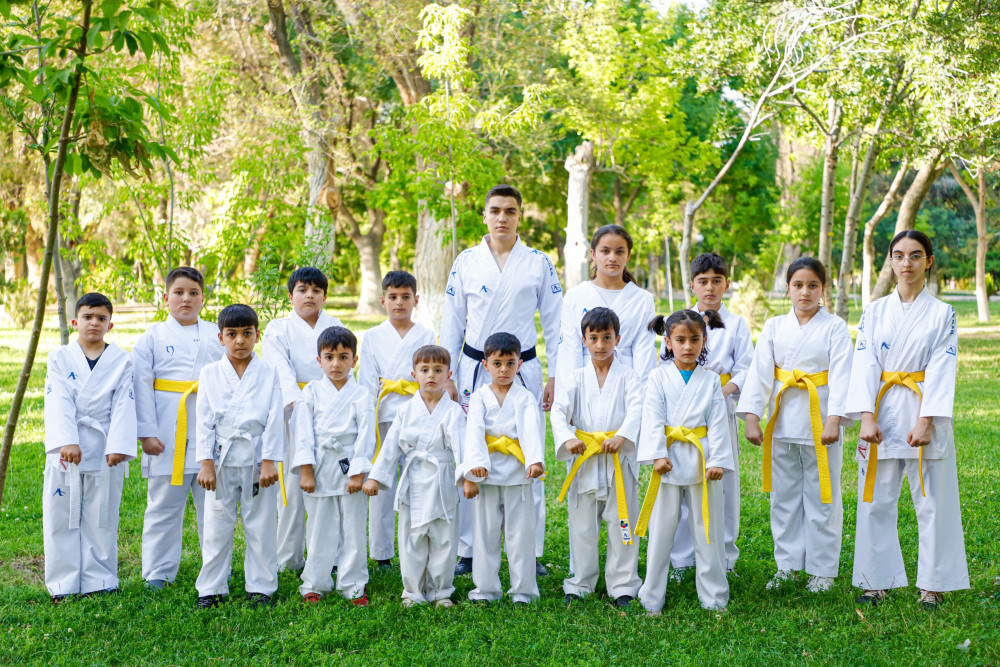 Karateçilər Mömünə Xatun türbəsinin ətrafında açıq məşq keçiblər<font color=red> - FOTOLAR</font>