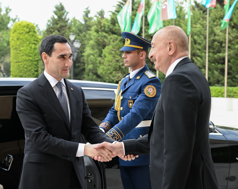 Türkmənistan Prezidenti Sərdar Berdiməhəmmədovun Bakıda rəsmi qarşılanma mərasimi olub<font color=red> - FOTOLAR</font>