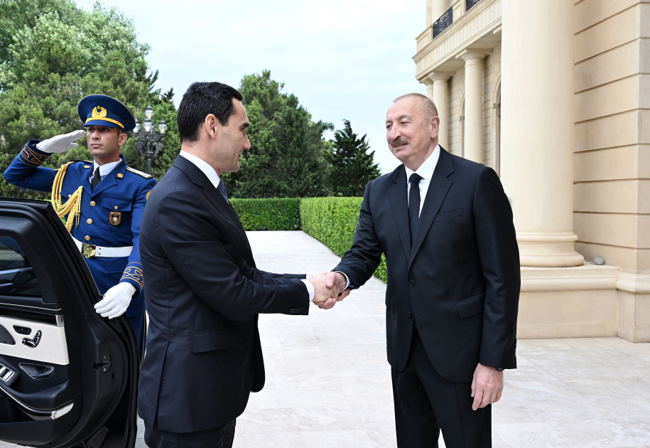 Türkmənistan Prezidenti Sərdar Berdiməhəmmədovun Bakıda rəsmi qarşılanma mərasimi olub<font color=red> - FOTOLAR</font>