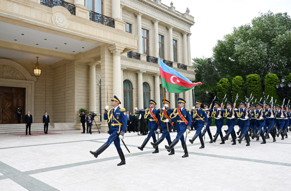 Türkmənistan Prezidenti Sərdar Berdiməhəmmədovun Bakıda rəsmi qarşılanma mərasimi olub<font color=red> - FOTOLAR</font>