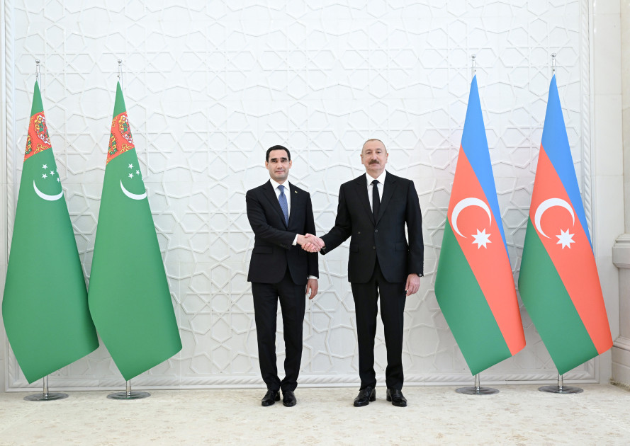 Türkmənistan Prezidenti Sərdar Berdiməhəmmədovun Bakıda rəsmi qarşılanma mərasimi olub<font color=red> - FOTOLAR</font>