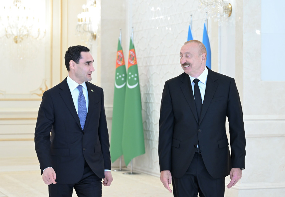 Türkmənistan Prezidenti Sərdar Berdiməhəmmədovun Bakıda rəsmi qarşılanma mərasimi olub<font color=red> - FOTOLAR</font>