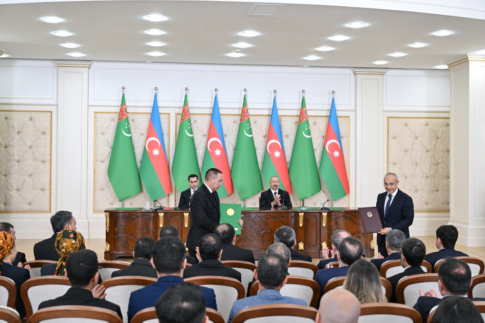 Azərbaycan-Türkmənistan sənədləri mübadilə olunub<font color='red'> - YENİLƏNƏCƏK</font><font color=red> - FOTOLAR</font>