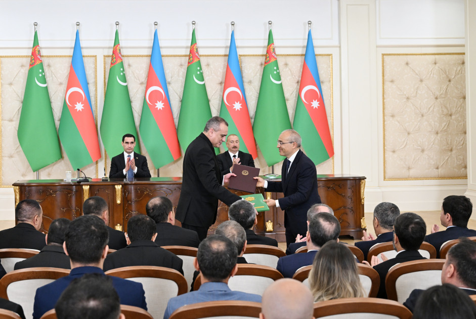 Azərbaycan-Türkmənistan sənədləri mübadilə olunub<font color='red'> - YENİLƏNƏCƏK</font><font color=red> - FOTOLAR</font>