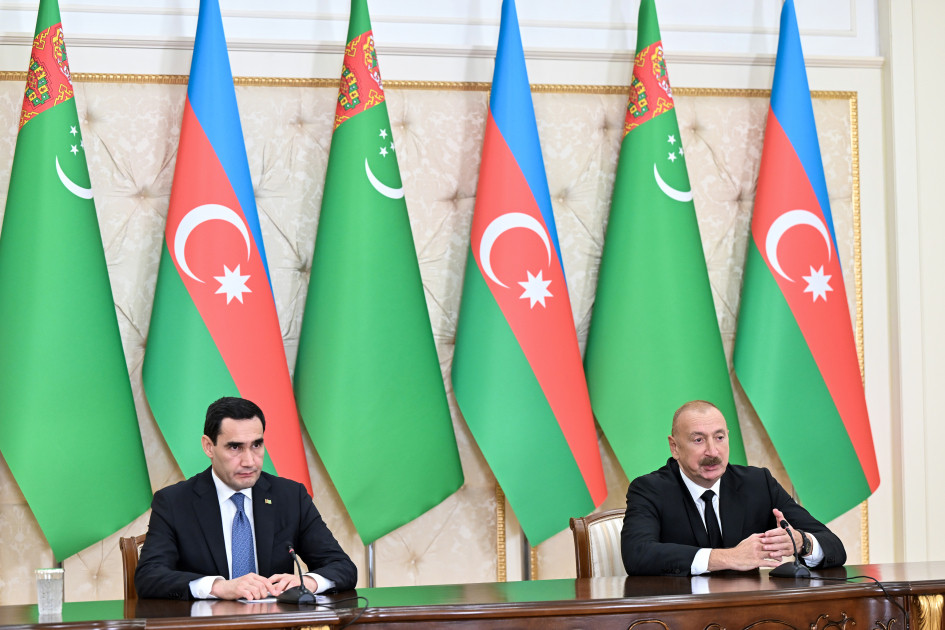 Azərbaycan və Türkmənistan prezidentləri mətbuata bəyanatlarla çıxış ediblər  <font color='red'> - YENİLƏNİB</font><font color=red> - FOTOLAR</font>