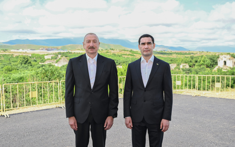 Azərbaycan və Türkmənistan prezidentləri Füzuli şəhərinin dağıdılmış yerlərinə baxıblar<font color=red> - FOTOLAR</font>