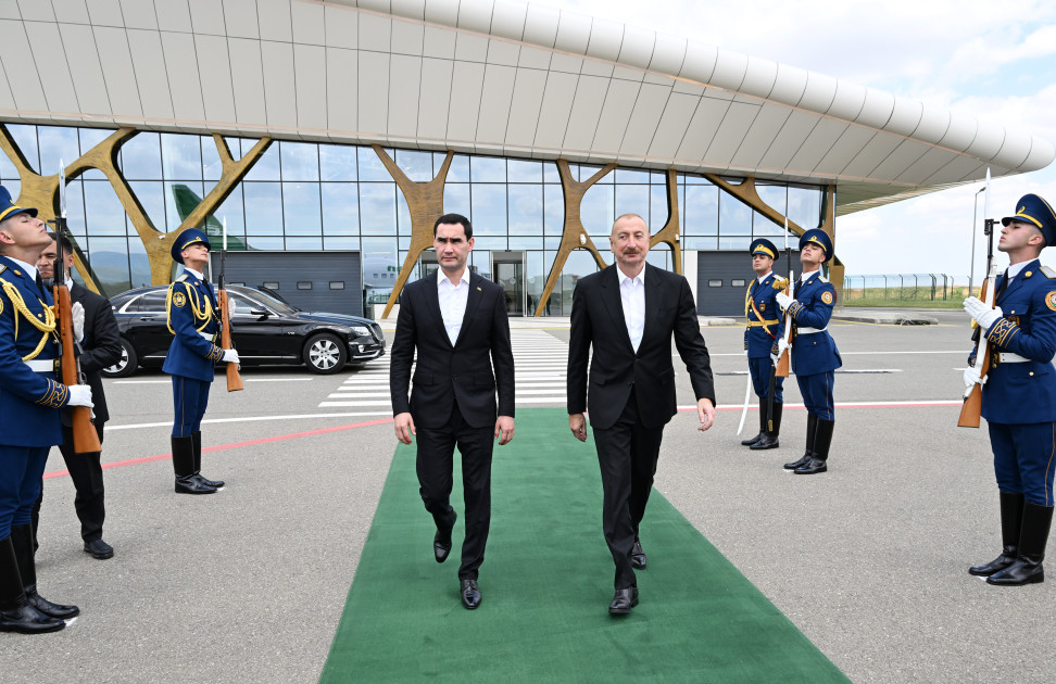 Türkmənistan Prezidenti Sərdar Berdiməhəmmədovun Azərbaycana dövlət səfəri başa çatıb<font color=red> - FOTOLAR</font>