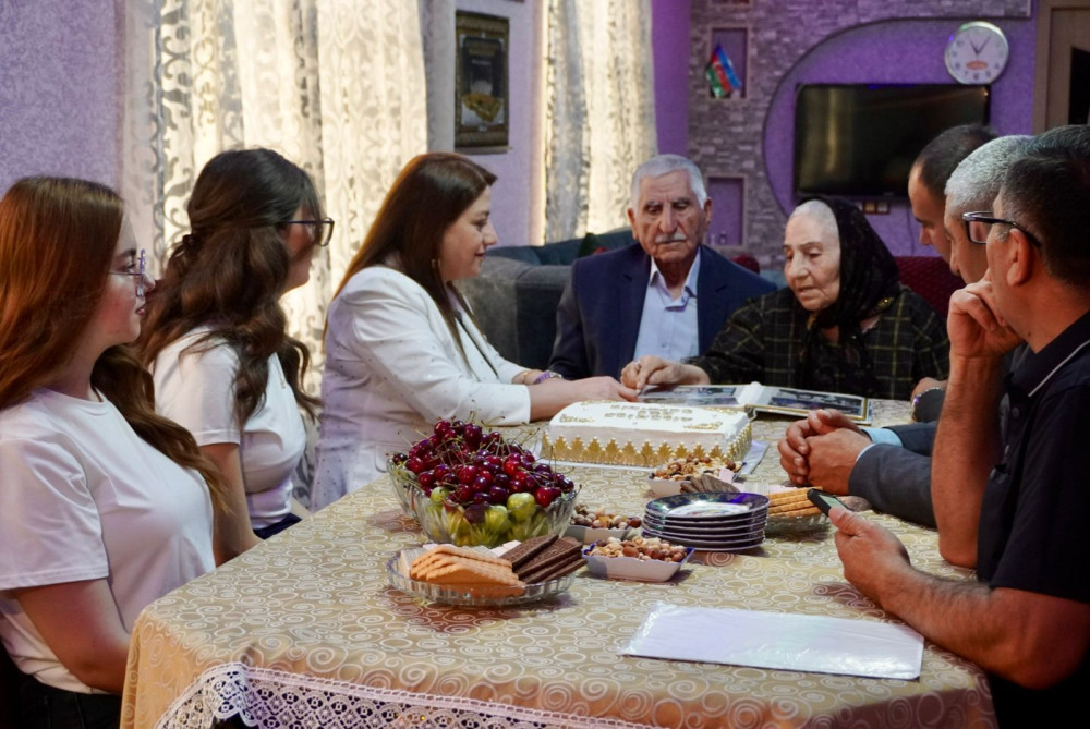 Uzunömürlü nümunəvi Həsənovlar ailəsi ilə görüş keçirilib<font color=red> - FOTOLAR</font>
