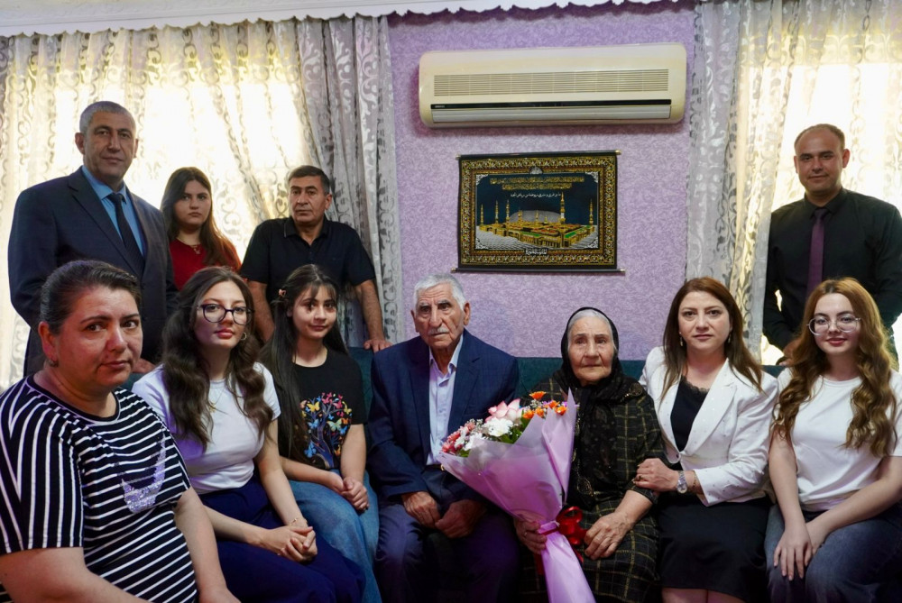 Uzunömürlü nümunəvi Həsənovlar ailəsi ilə görüş keçirilib<font color=red> - FOTOLAR</font>