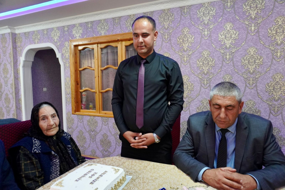 Uzunömürlü nümunəvi Həsənovlar ailəsi ilə görüş keçirilib<font color=red> - FOTOLAR</font>