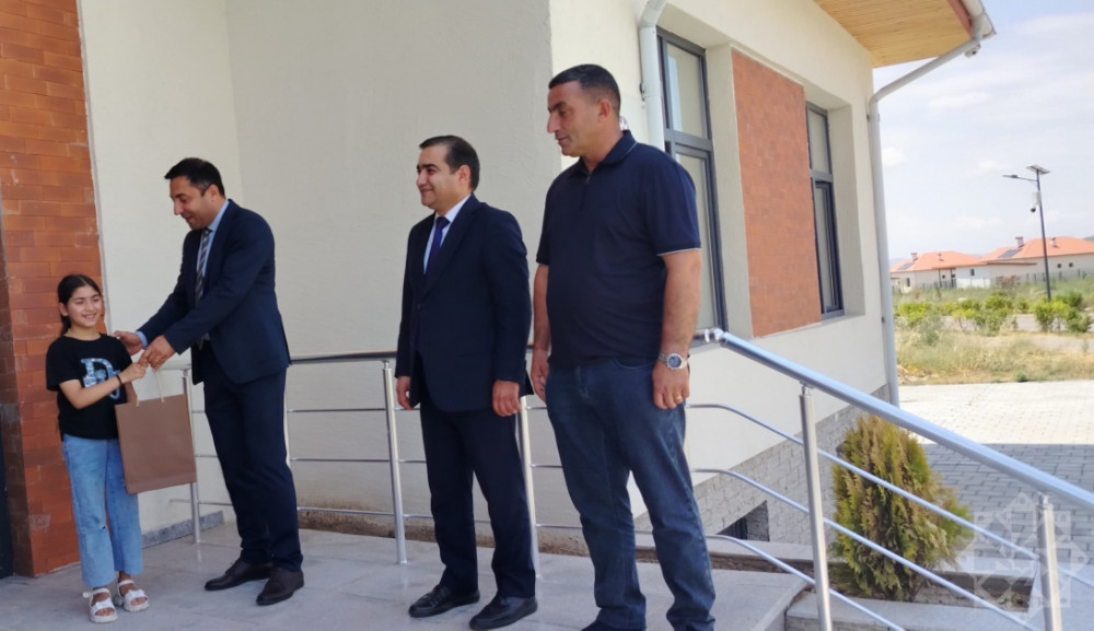 Şükürbəyli kəndində daha 7 ailəyə evlərinin açarları təqdim olunub<font color=red> - FOTOLAR</font>