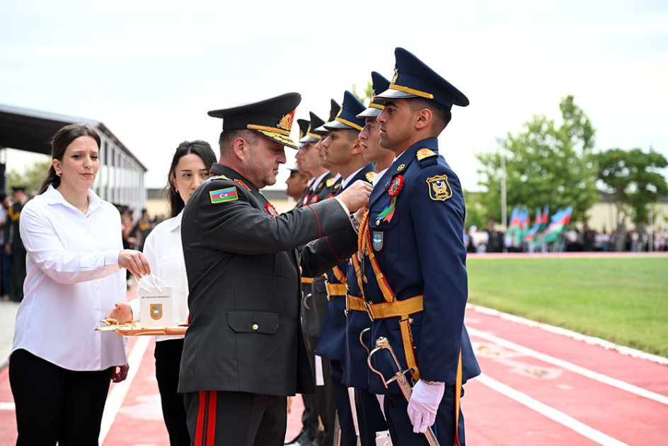 Heydər Əliyev adına Hərbi İnstitutda növbəti buraxılış mərasimi olub<font color=red> - FOTOLAR</font>