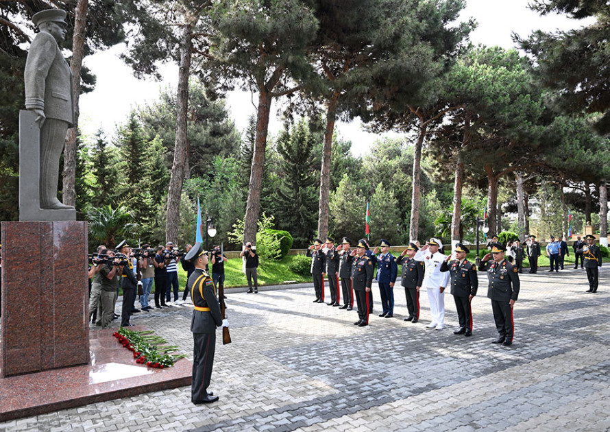 Heydər Əliyev adına Hərbi İnstitutda növbəti buraxılış mərasimi olub<font color=red> - FOTOLAR</font>
