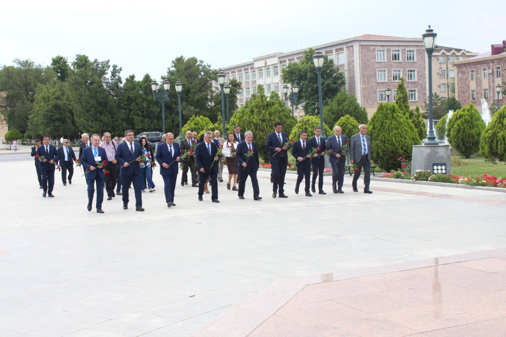 Naxçıvan memarlıq məktəbi və ənənələrinə dair respublika elmi konfransı keçirilib<font color=red> - FOTOLAR</font>