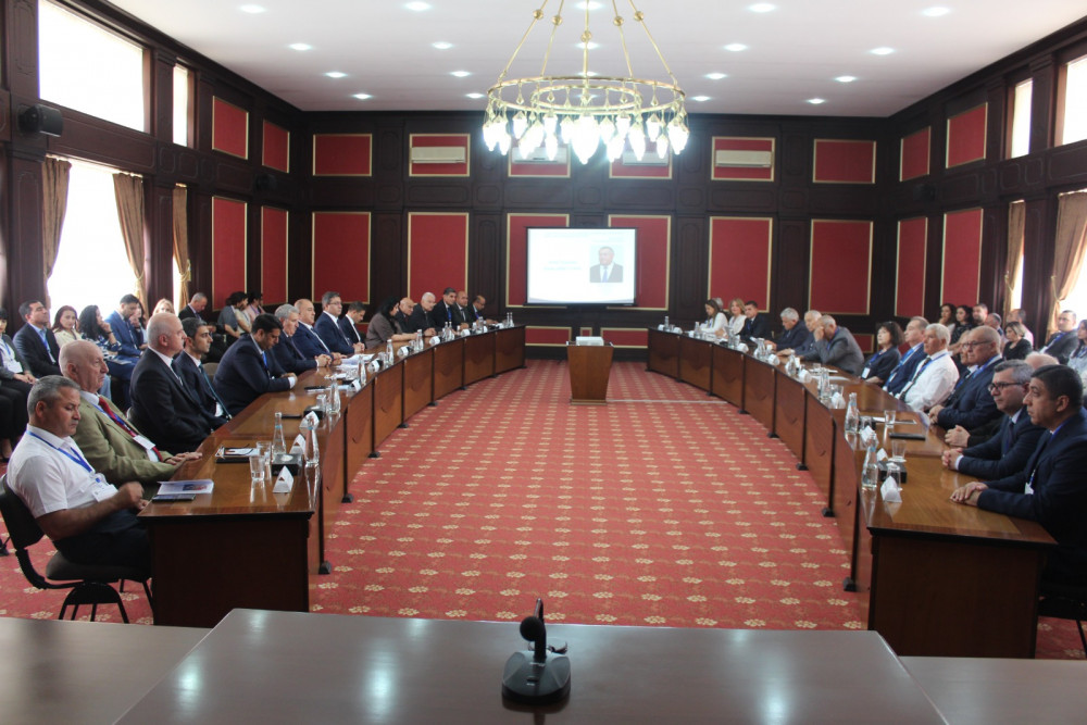 Naxçıvan memarlıq məktəbi və ənənələrinə dair respublika elmi konfransı keçirilib<font color=red> - FOTOLAR</font>