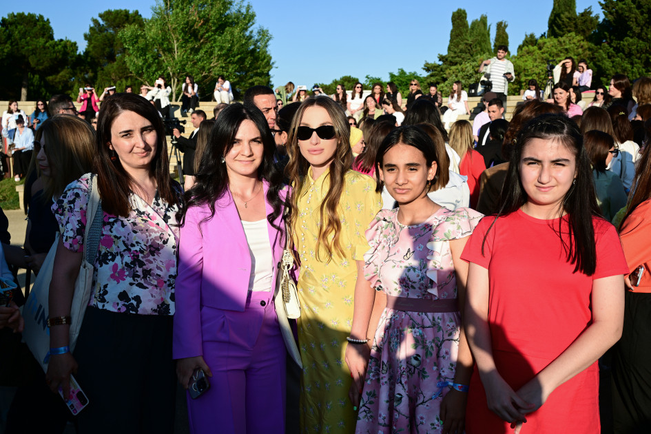 Leyla Əliyeva və Alona Əliyeva Xeyirxahlıq Festivalında iştirak ediblər<font color=red> - FOTOLAR</font>