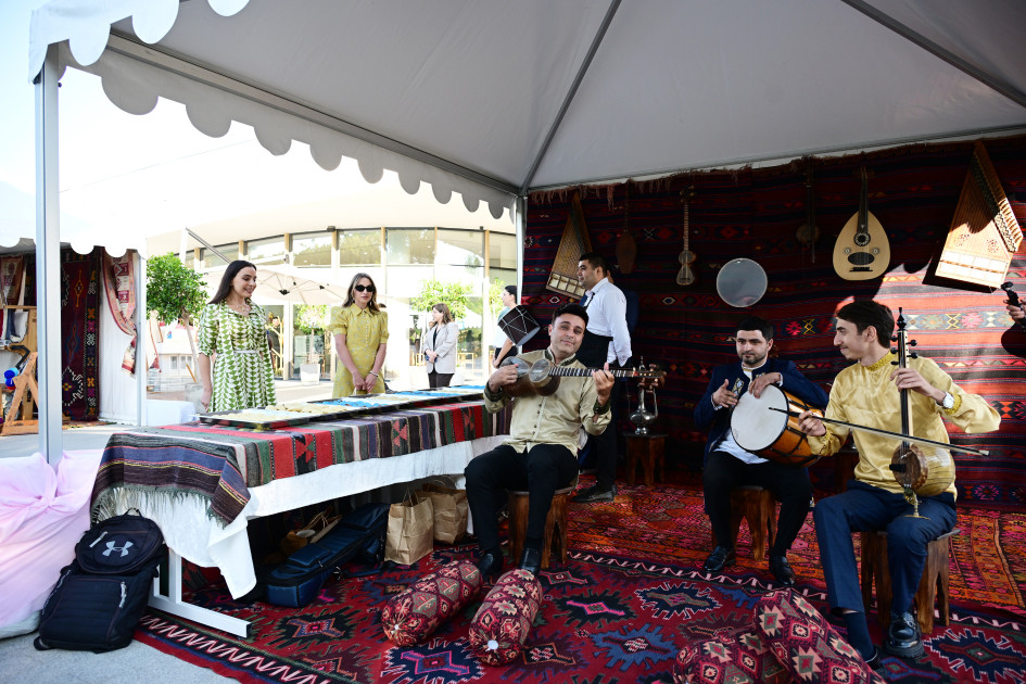 Leyla Əliyeva və Alona Əliyeva Xeyirxahlıq Festivalında iştirak ediblər<font color=red> - FOTOLAR</font>