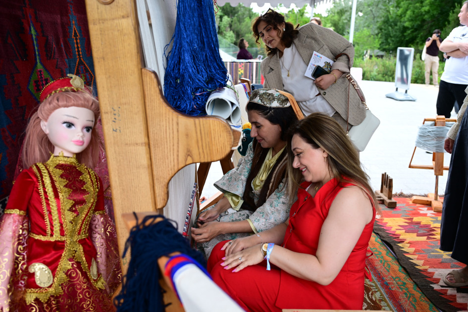 Leyla Əliyeva və Alona Əliyeva Xeyirxahlıq Festivalında iştirak ediblər<font color=red> - FOTOLAR</font>
