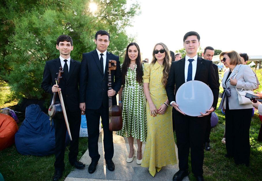 Leyla Əliyeva və Alona Əliyeva Xeyirxahlıq Festivalında iştirak ediblər<font color=red> - FOTOLAR</font>