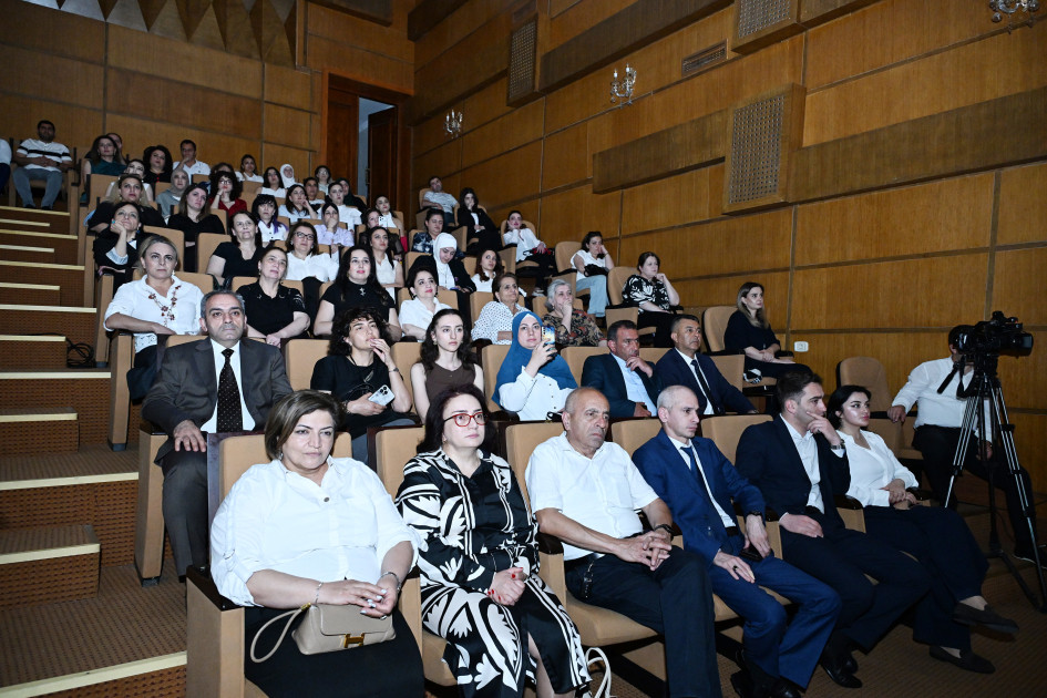 Leyla Əliyeva “Onlardan biri: Emil” adlı anım tədbirində iştirak edib<font color=red> - FOTOLAR</font>
