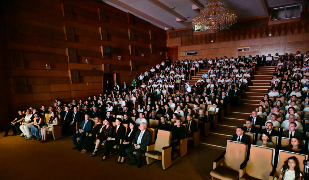 Leyla Əliyeva “Onlardan biri: Emil” adlı anım tədbirində iştirak edib<font color=red> - FOTOLAR</font>