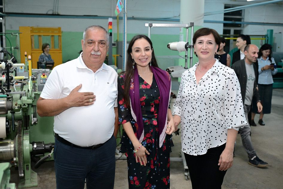 Leyla Əliyeva “Azəripək” ASC-nin fəaliyyəti ilə yaxından tanış olub<font color=red> - FOTOLAR</font>