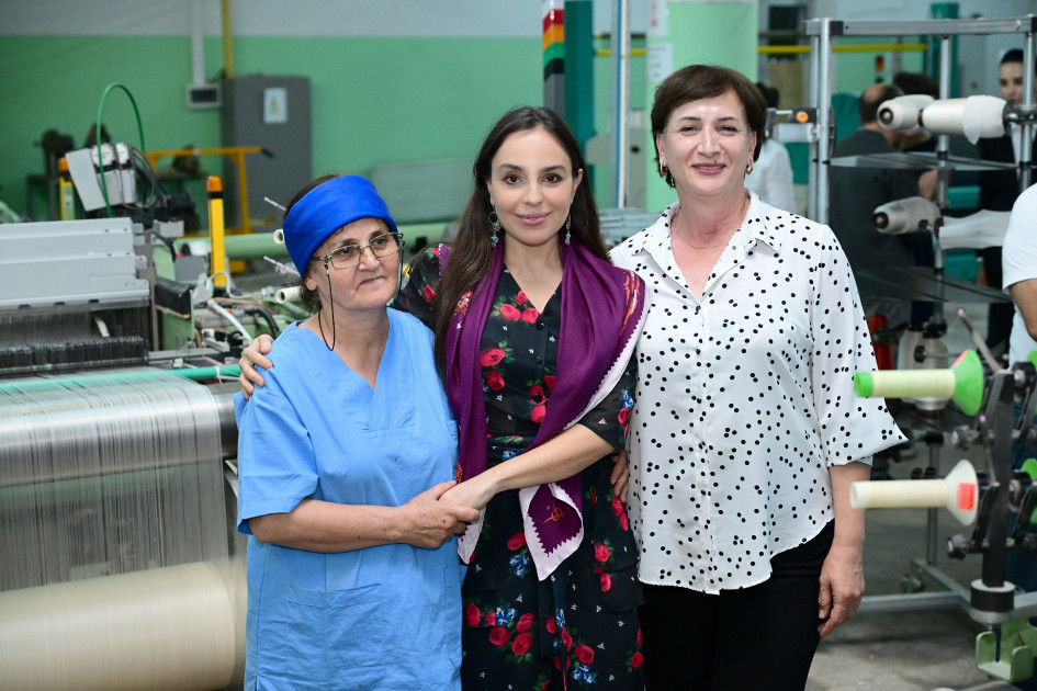Leyla Əliyeva “Azəripək” ASC-nin fəaliyyəti ilə yaxından tanış olub<font color=red> - FOTOLAR</font>