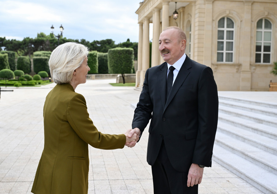 Prezident İlham Əliyevin Avropa Komissiyasının Prezidenti ilə təkbətək görüşü olub<font color=red> - FOTOLAR</font>