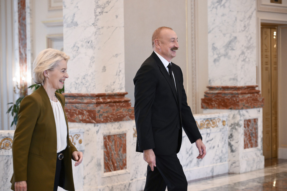 Prezident İlham Əliyevin Avropa Komissiyasının Prezidenti ilə təkbətək görüşü olub<font color=red> - FOTOLAR</font>