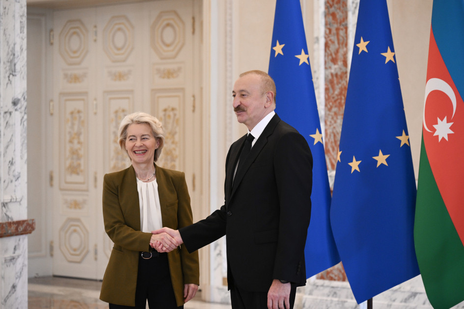 Prezident İlham Əliyevin Avropa Komissiyasının Prezidenti ilə təkbətək görüşü olub<font color=red> - FOTOLAR</font>