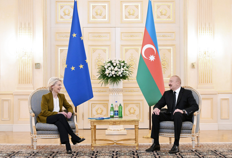Prezident İlham Əliyevin Avropa Komissiyasının Prezidenti ilə təkbətək görüşü olub<font color=red> - FOTOLAR</font>
