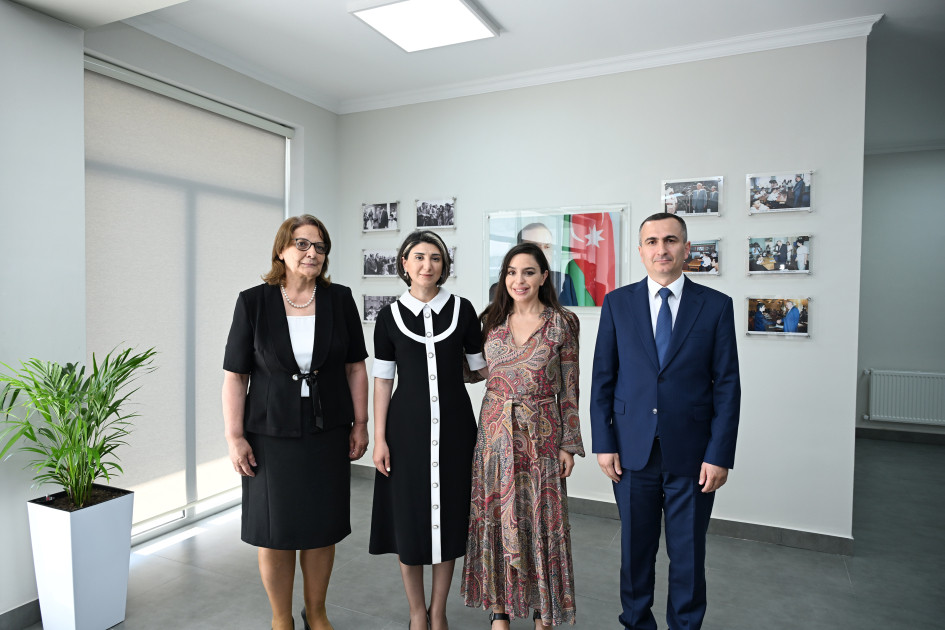 Leyla Əliyeva Yevlaxda məktəb binasının açılışında iştirak edib<font color=red> - FOTOLAR</font>