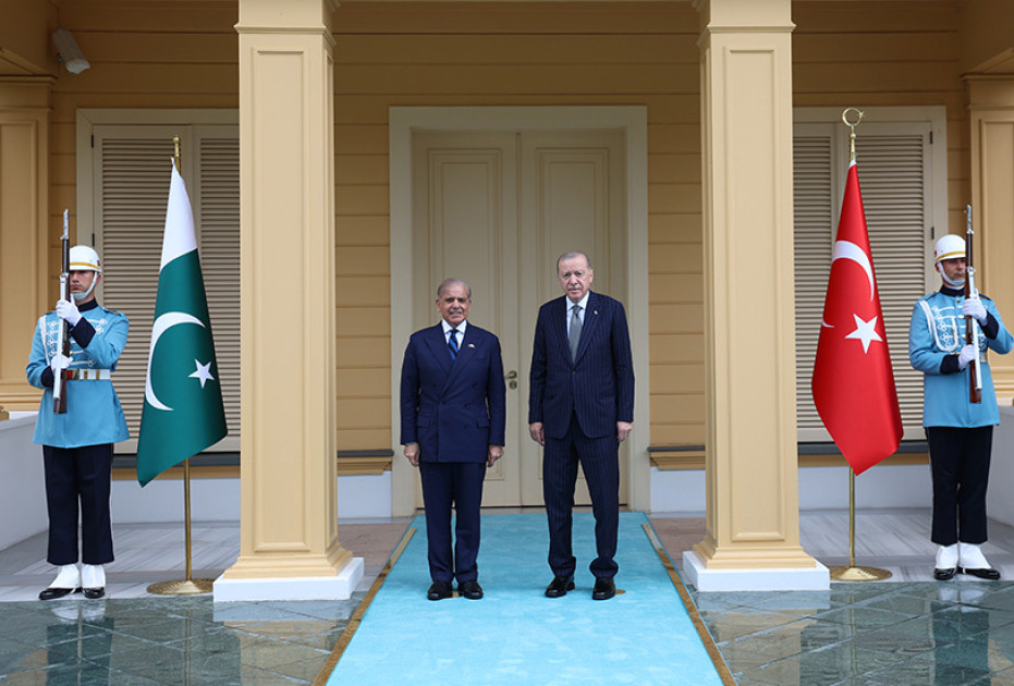 Şahbaz Şərif sülh razılaşmalarından regionun rifahı naminə istifadə etməyə çağırıb<font color=red> - FOTOLAR</font>