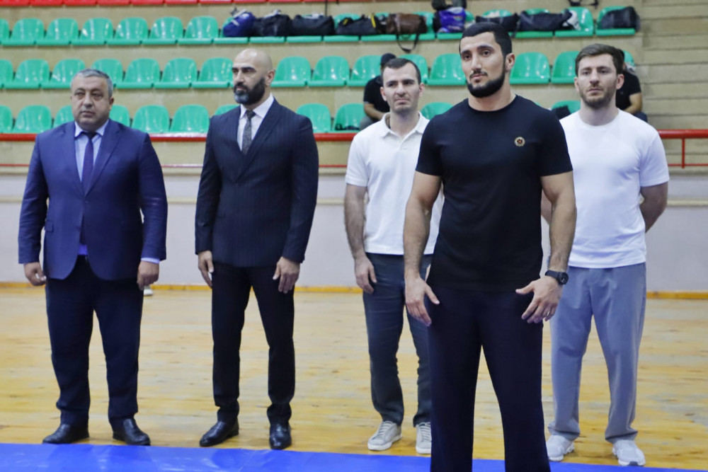 UFC döyüşçüsü Fərman Həsənov Naxçıvanda idmançılar üçün ustad dərsi keçib<font color=red> - FOTOLAR</font>