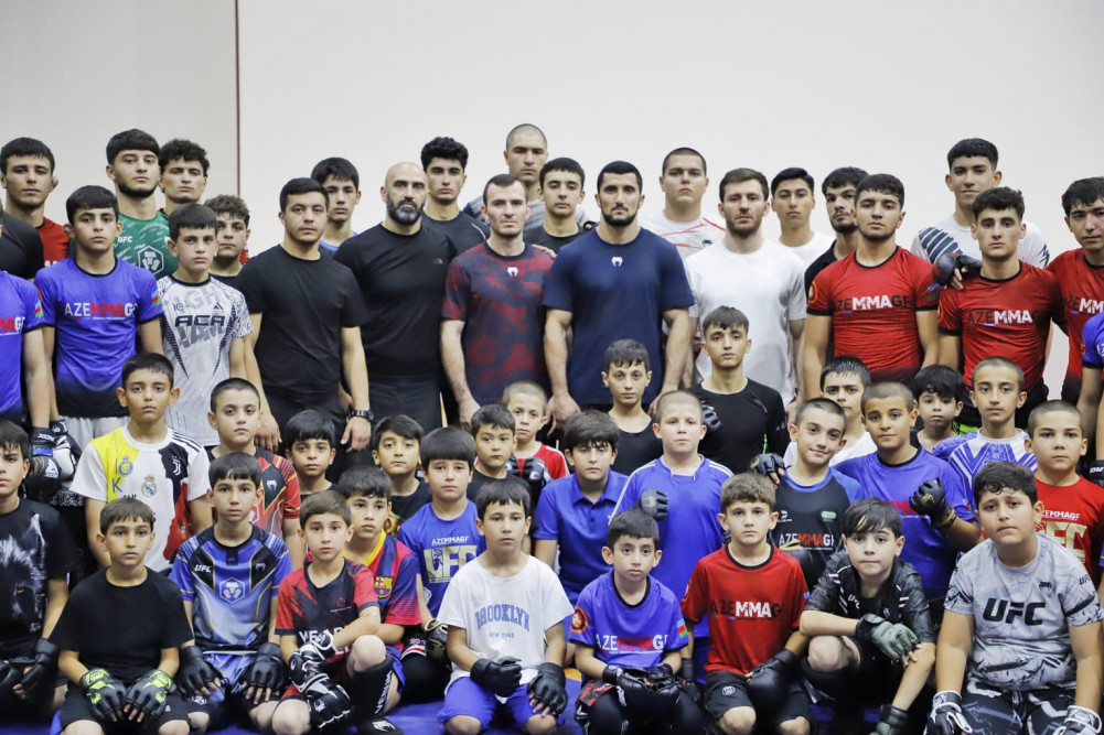 UFC döyüşçüsü Fərman Həsənov Naxçıvanda idmançılar üçün ustad dərsi keçib<font color=red> - FOTOLAR</font>