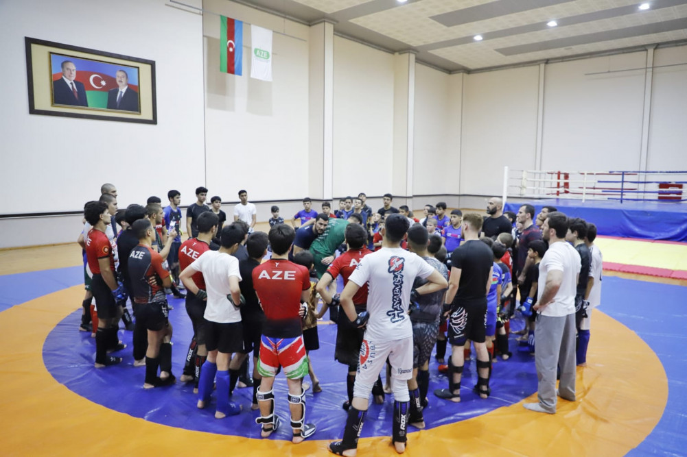 UFC döyüşçüsü Fərman Həsənov Naxçıvanda idmançılar üçün ustad dərsi keçib<font color=red> - FOTOLAR</font>