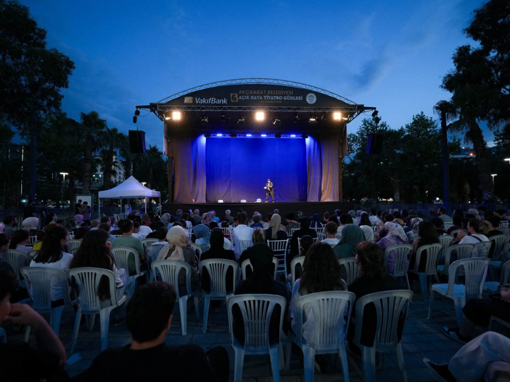 Naxçıvan Dövlət Milli Dram Teatrı Türkiyədə beynəlxalq festivalda çıxış edib<font color=red> - FOTOLAR</font>