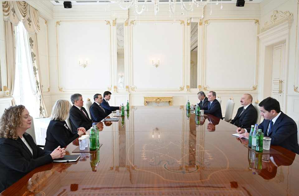 Prezident İlham Əliyev ABŞ Senatının Xarici Əlaqələr Komitəsinin üzvünü qəbul edib<font color=red> - FOTOLAR</font>
